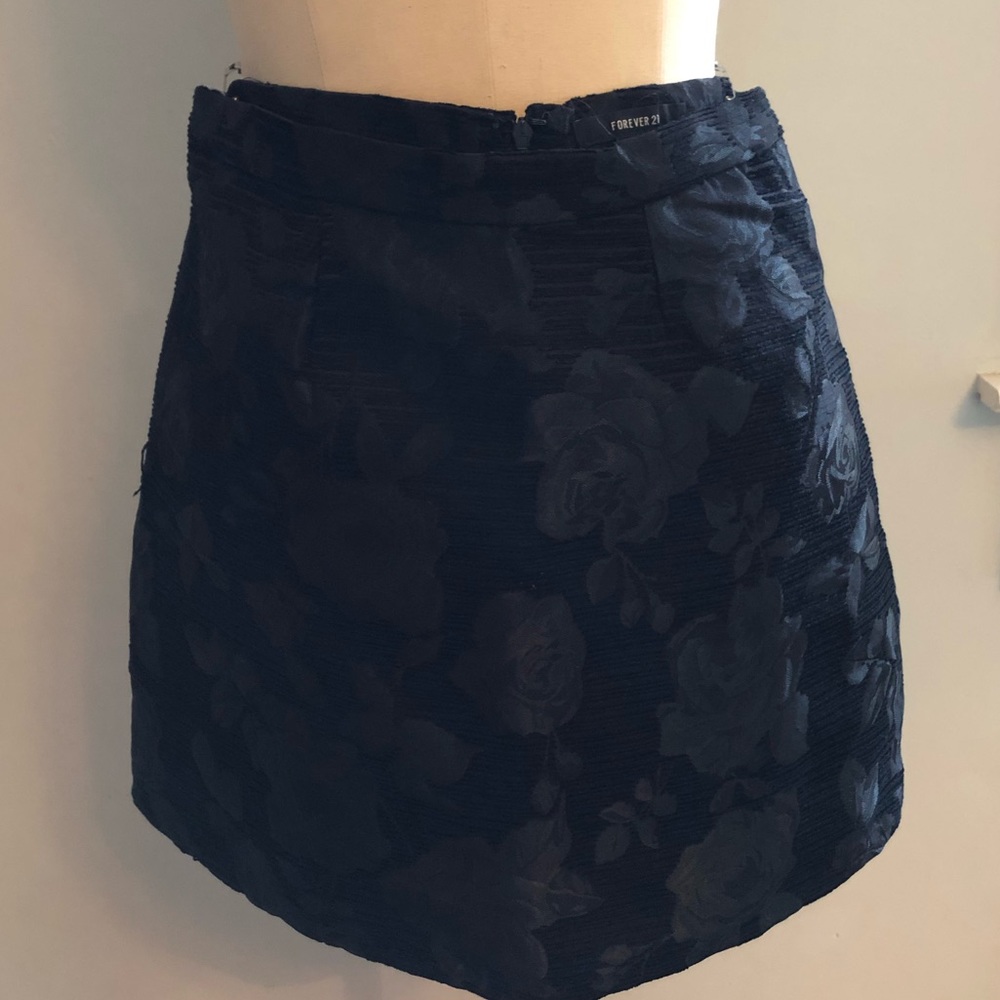 Forever 21 black skirt